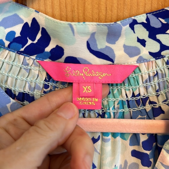 EUC: Lilly Pulitzer XS Elsa Silk Top Blouse Turquoise Oasis Wave after Wave🔥🤩 - Picture 6 of 15